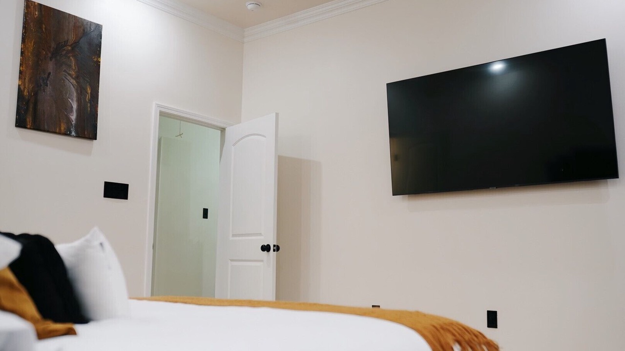 Photo of Bedroom in Little Woods