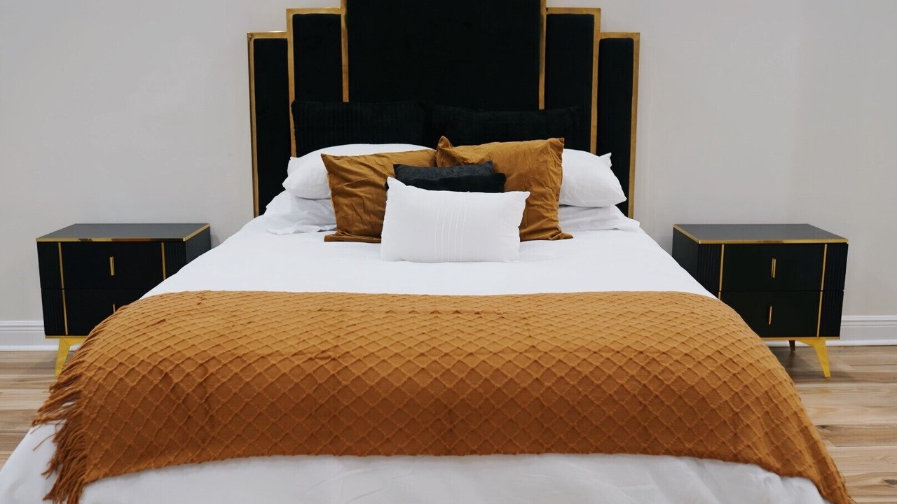 Photo of Bedroom in Little Woods