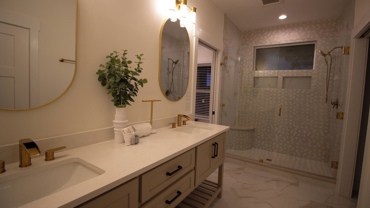 Photo of Bathroom in Pretty Bayou
