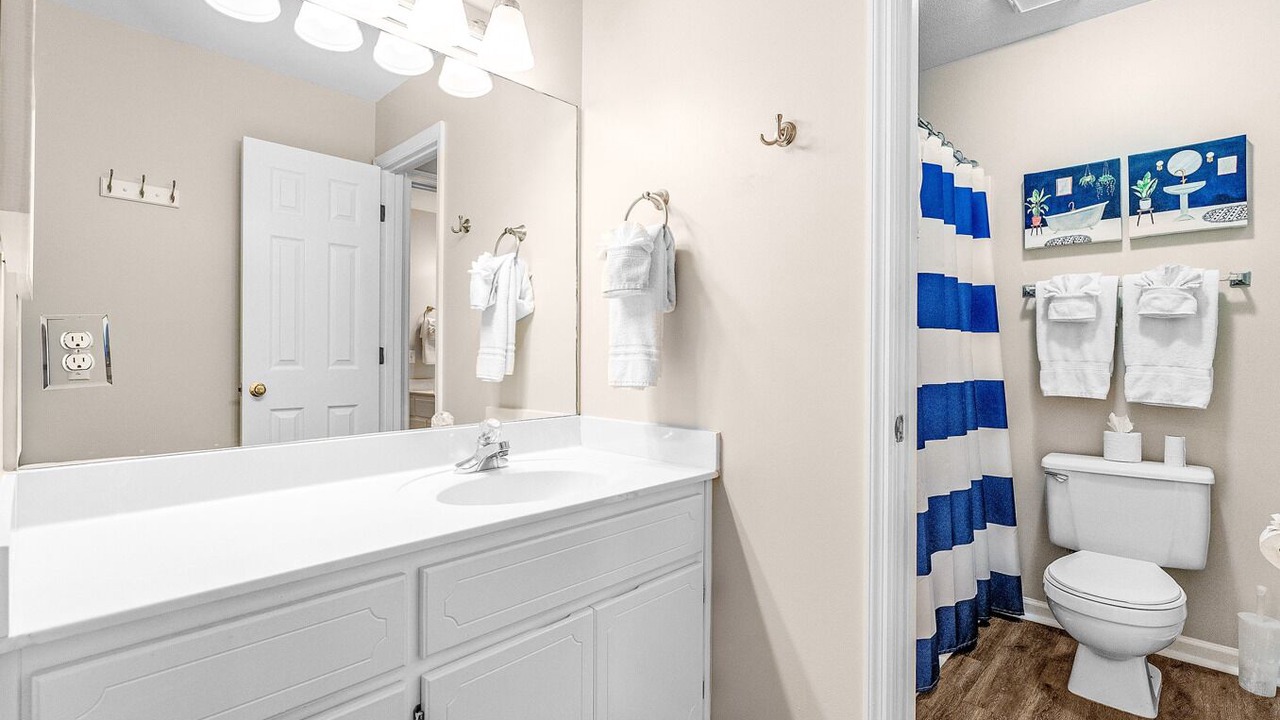 Photo of Bathroom in Summer Breeze