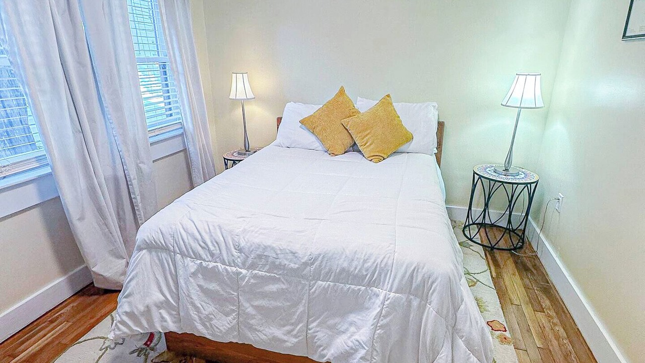 Photo of Bedroom in Long Beach