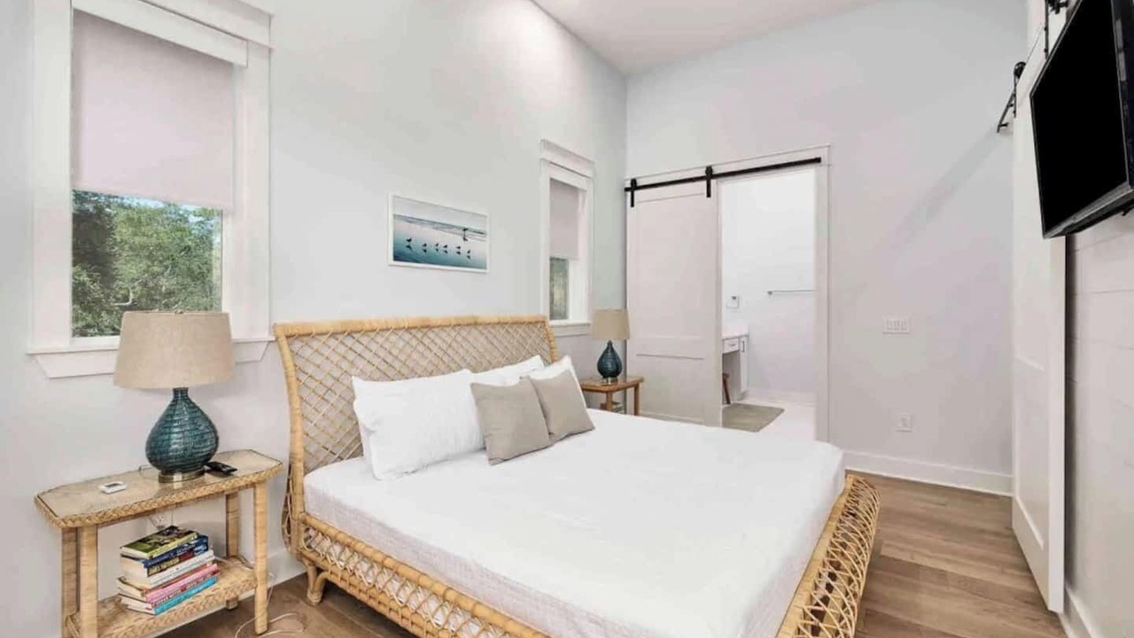 Photo of Bedroom in Dune Allen Beach