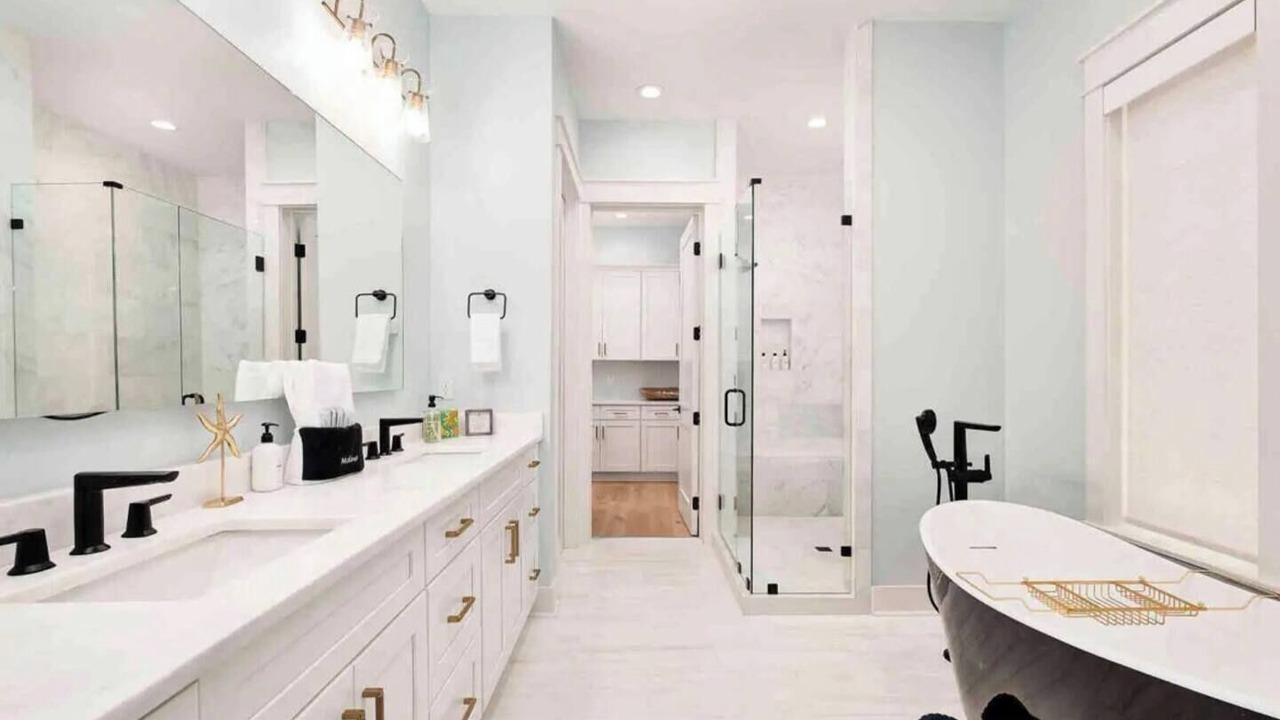 Photo of Bathroom in Dune Allen Beach