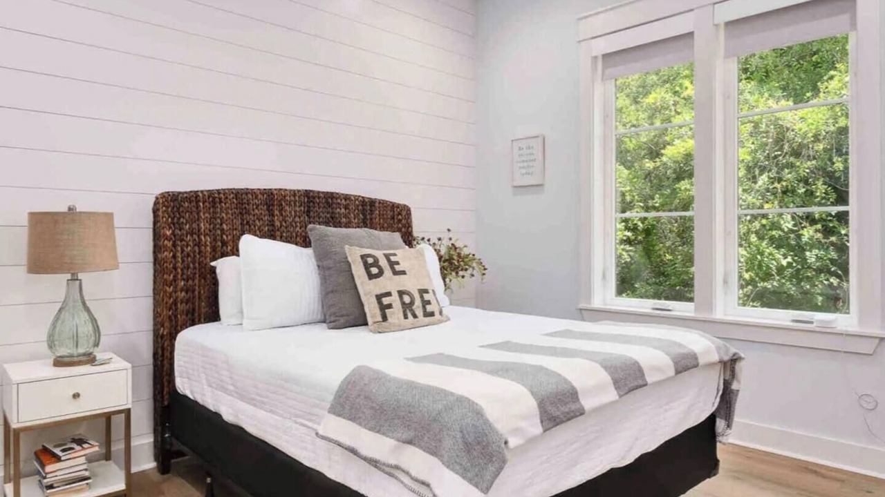 Photo of Bedroom in Dune Allen Beach