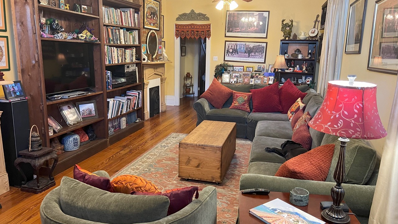 Photo of Livingroom in Algiers Point