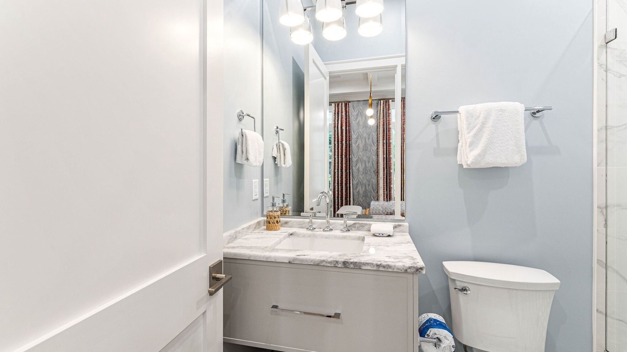 Photo of Bathroom in White's Gulfview