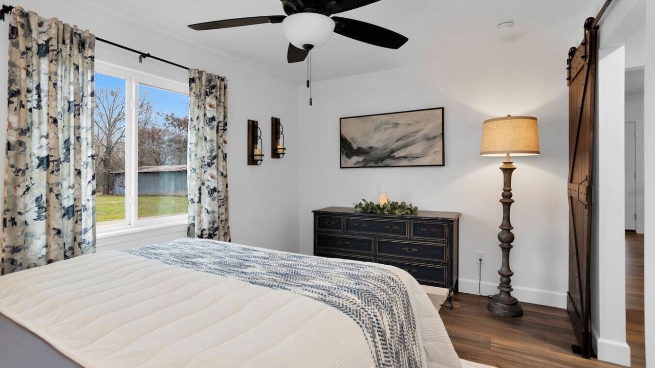 Photo of Bedroom in Montgomery