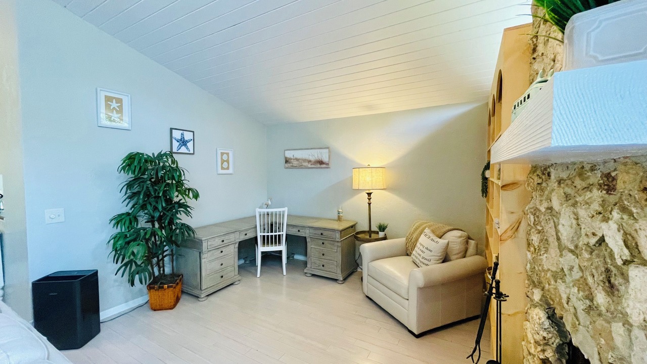 Photo of Livingroom in Ormond Ocean Gard