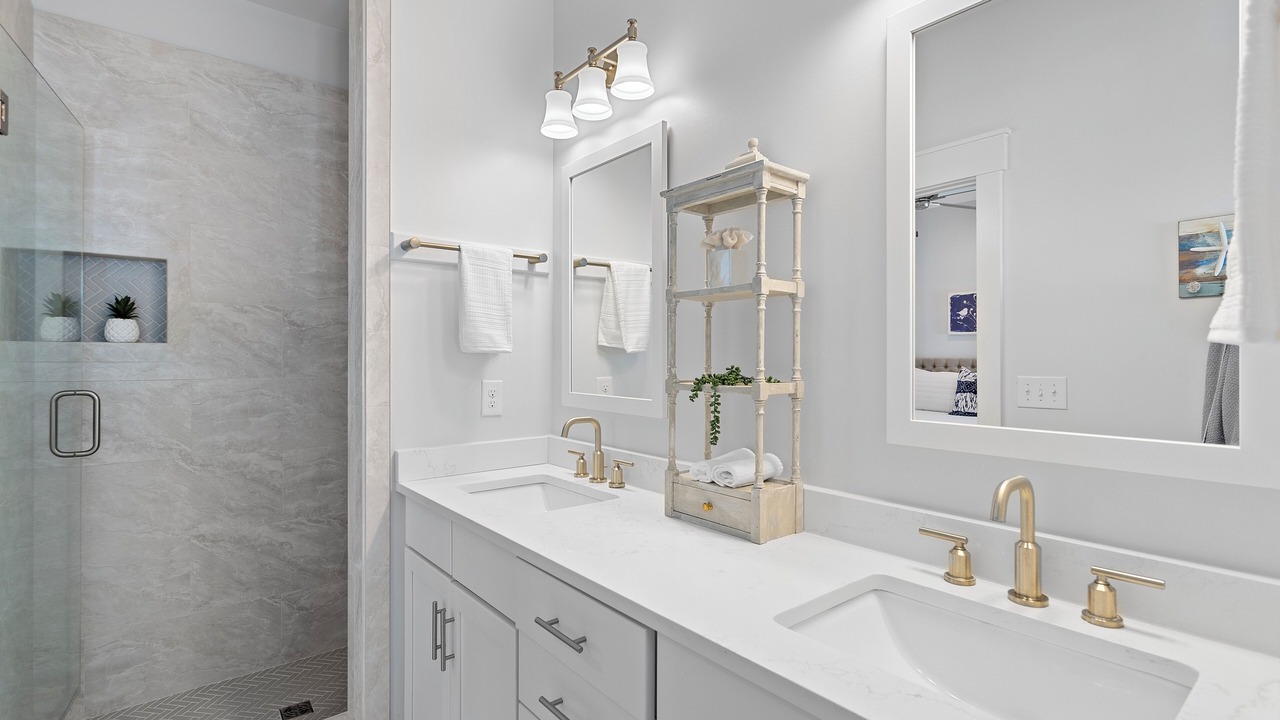 Photo of Bathroom in Lakeside at Blue Mountain Beach