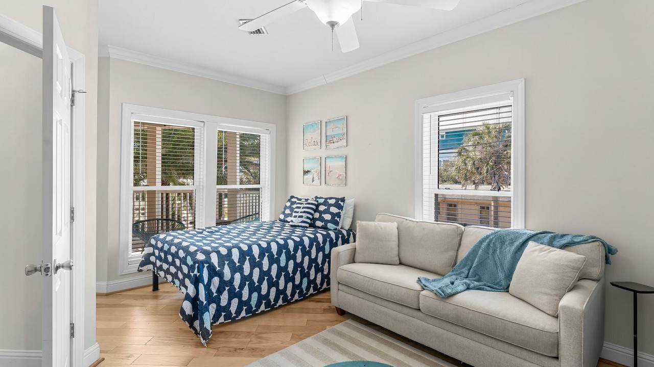 Photo of Livingroom in Kiska Beach