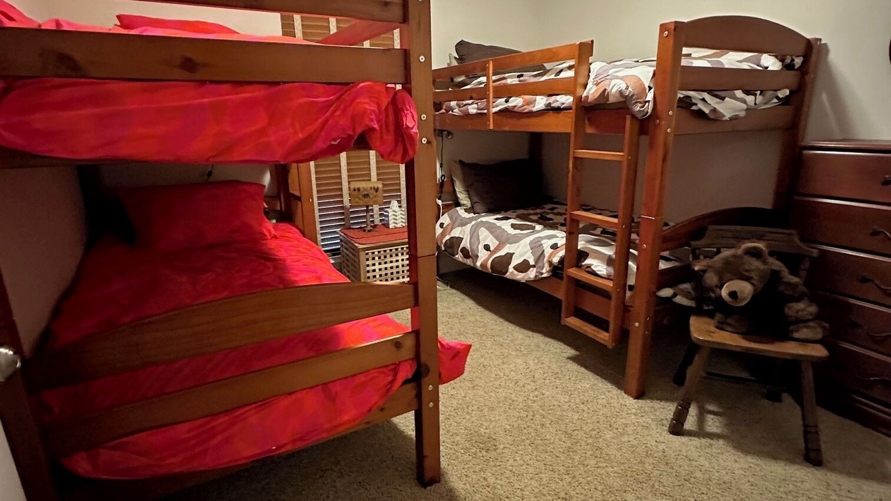 Photo of Bedroom in Holly Lake Ranch