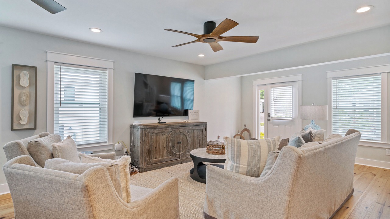 Photo of Livingroom in Lakeside at Blue Mountain Beach