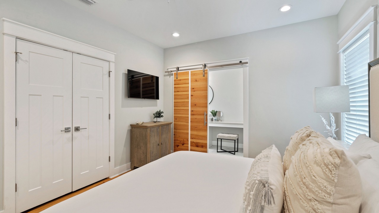 Photo of Bedroom in Lakeside at Blue Mountain Beach