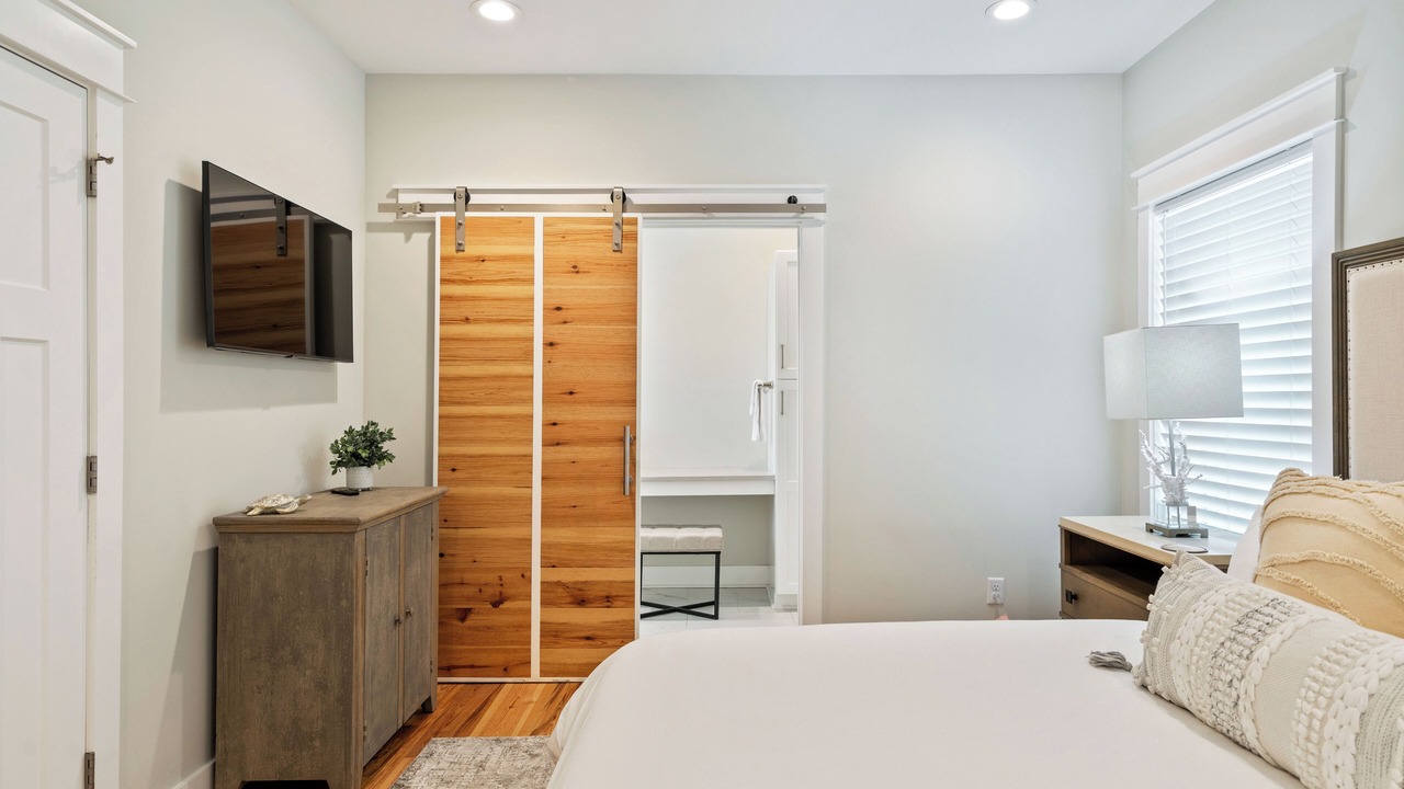 Photo of Bedroom in Lakeside at Blue Mountain Beach