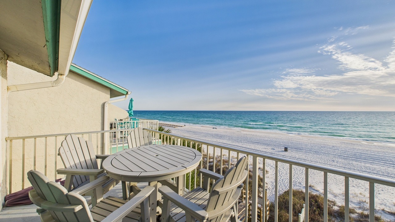Photo of Patio Balcony in Crescent Beach
