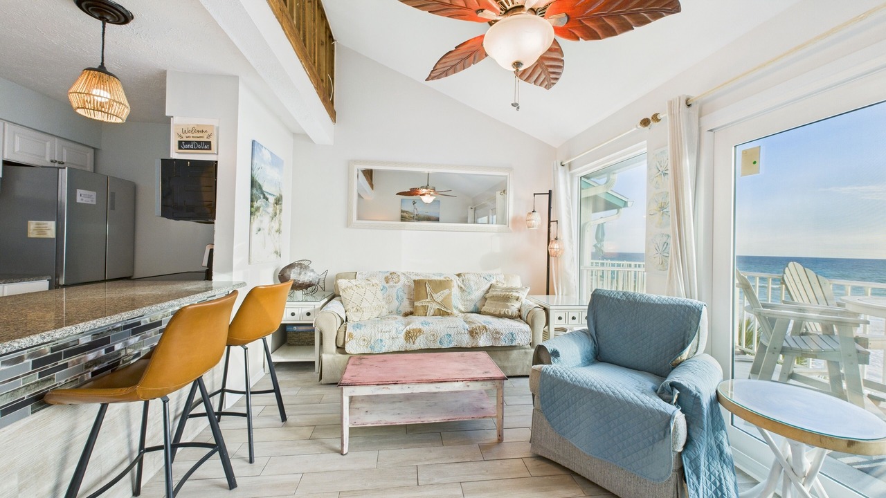Photo of Patio Balcony in Crescent Beach