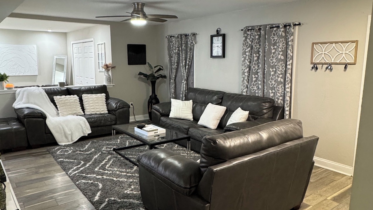 Photo of Livingroom in Kenner - Louis Armstrong International Airport