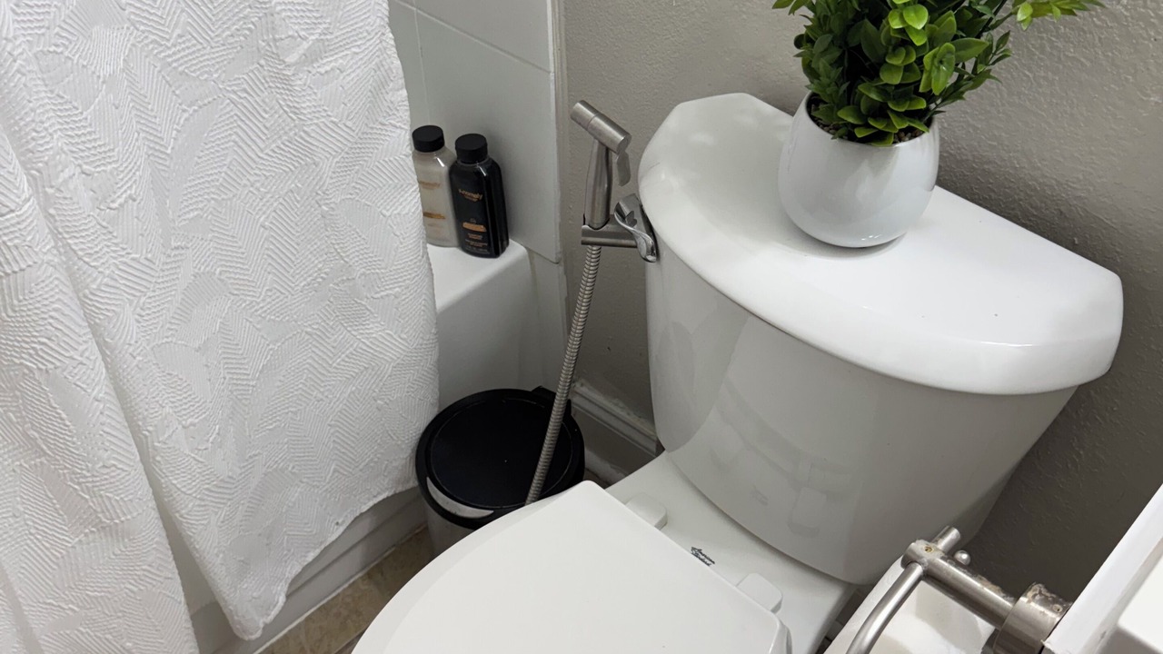 Photo of Bathroom in Kenner - Louis Armstrong International Airport