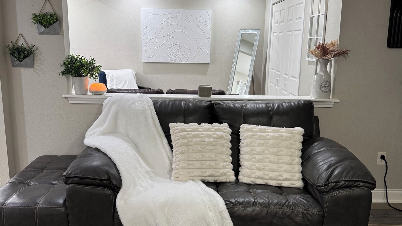 Photo of Livingroom in Kenner - Louis Armstrong International Airport