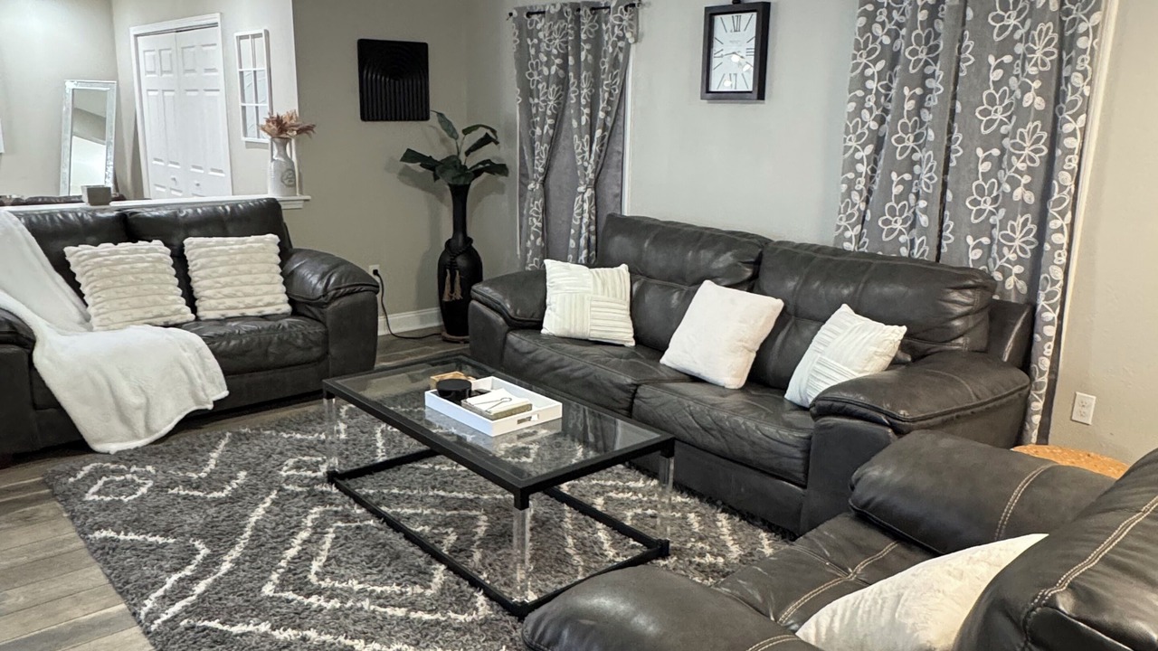 Photo of Livingroom in Kenner - Louis Armstrong International Airport