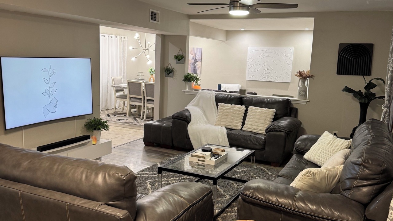 Photo of Livingroom in Kenner - Louis Armstrong International Airport