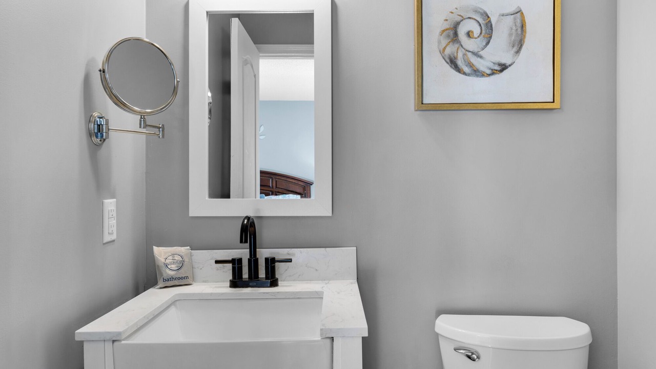 Photo of Bathroom in Summer Breeze