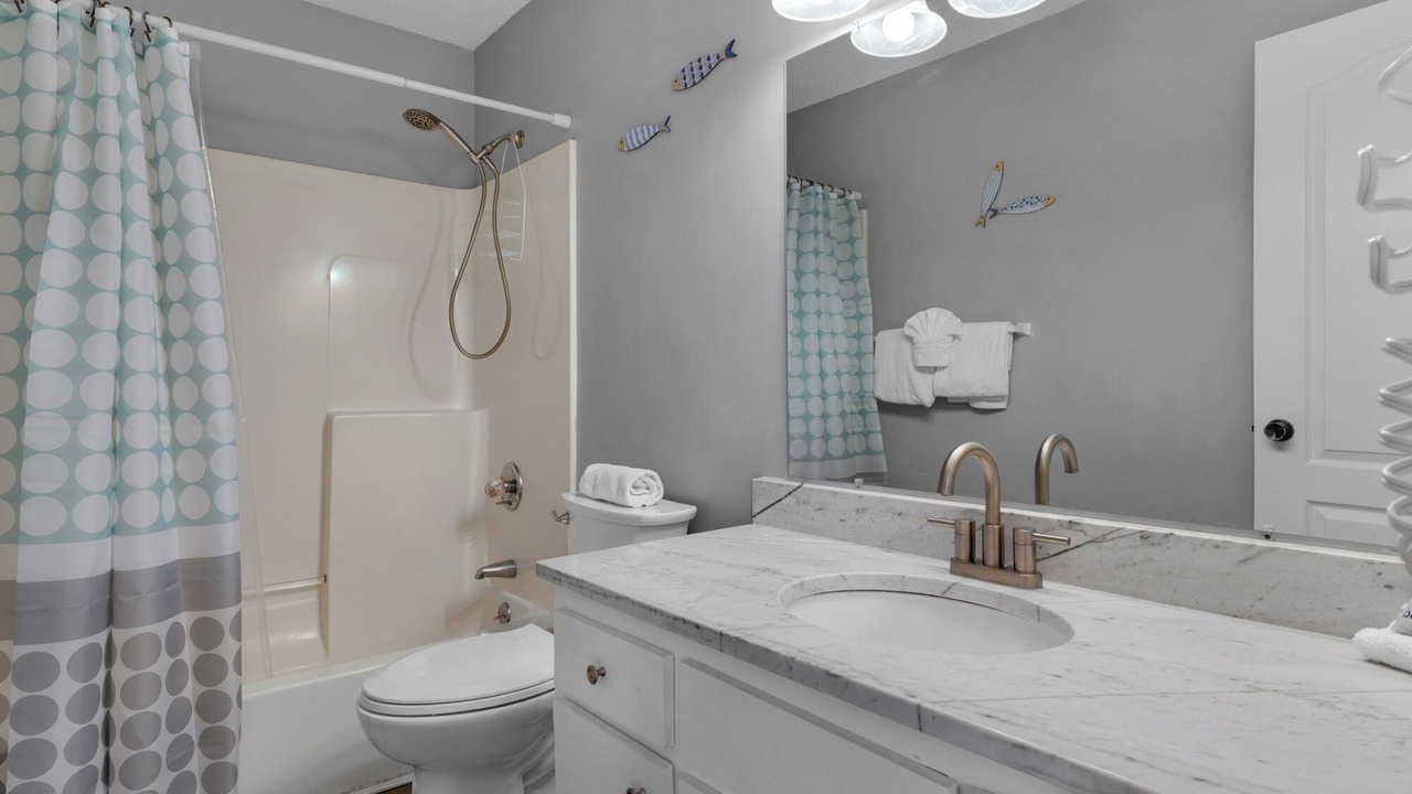 Photo of Bathroom in Summer Breeze
