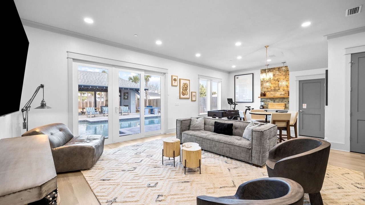 Photo of Livingroom in Fort Bay