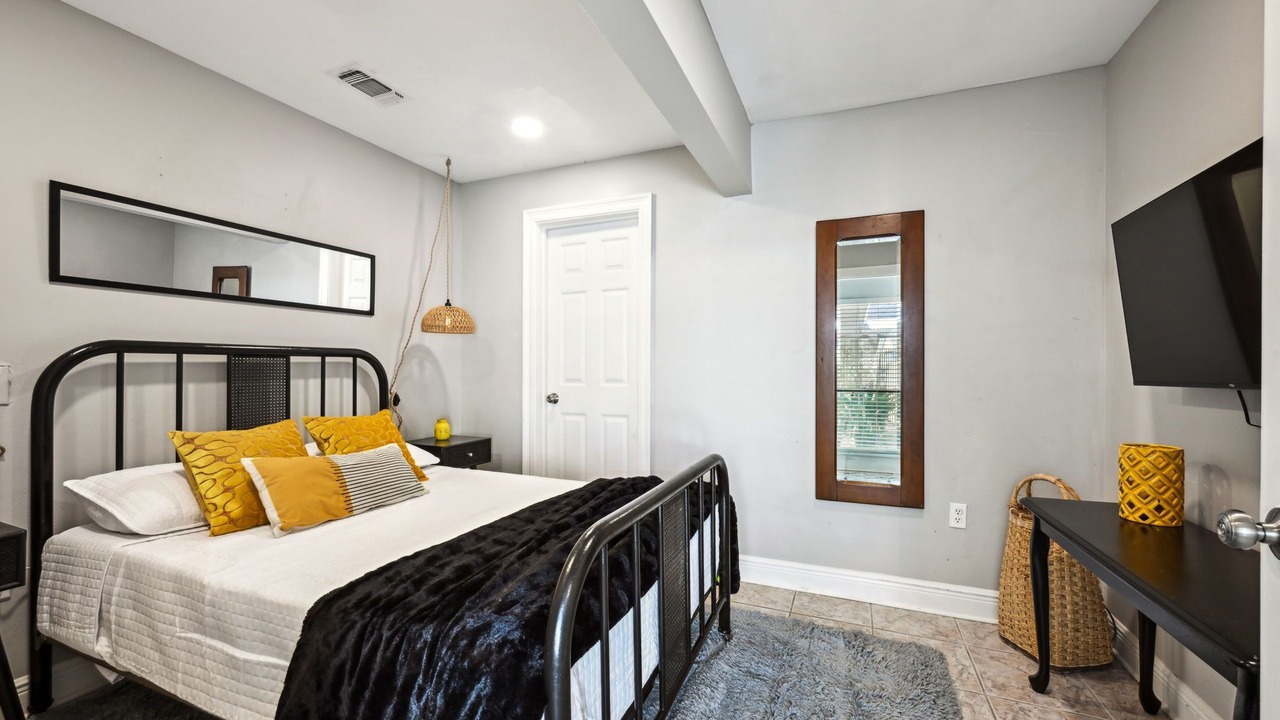 Photo of Bedroom in Covington