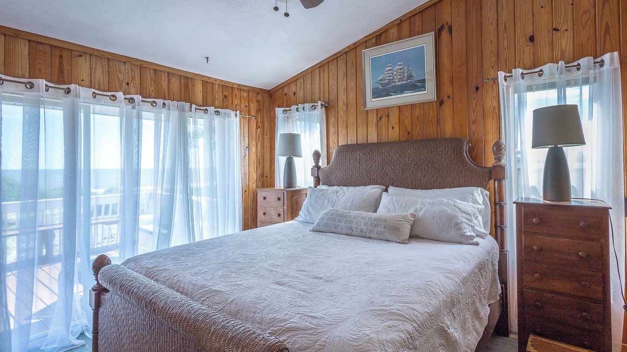 Photo of Bedroom in Alligator Point