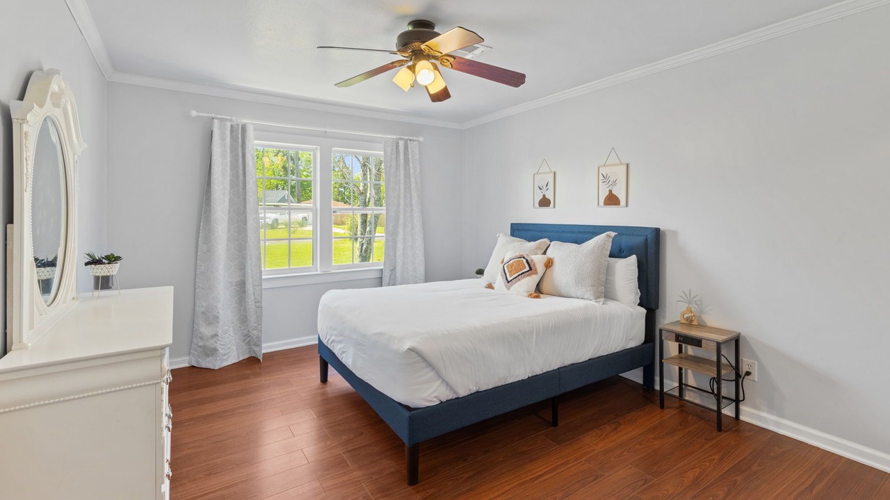 Photo of Bedroom in Sulphur