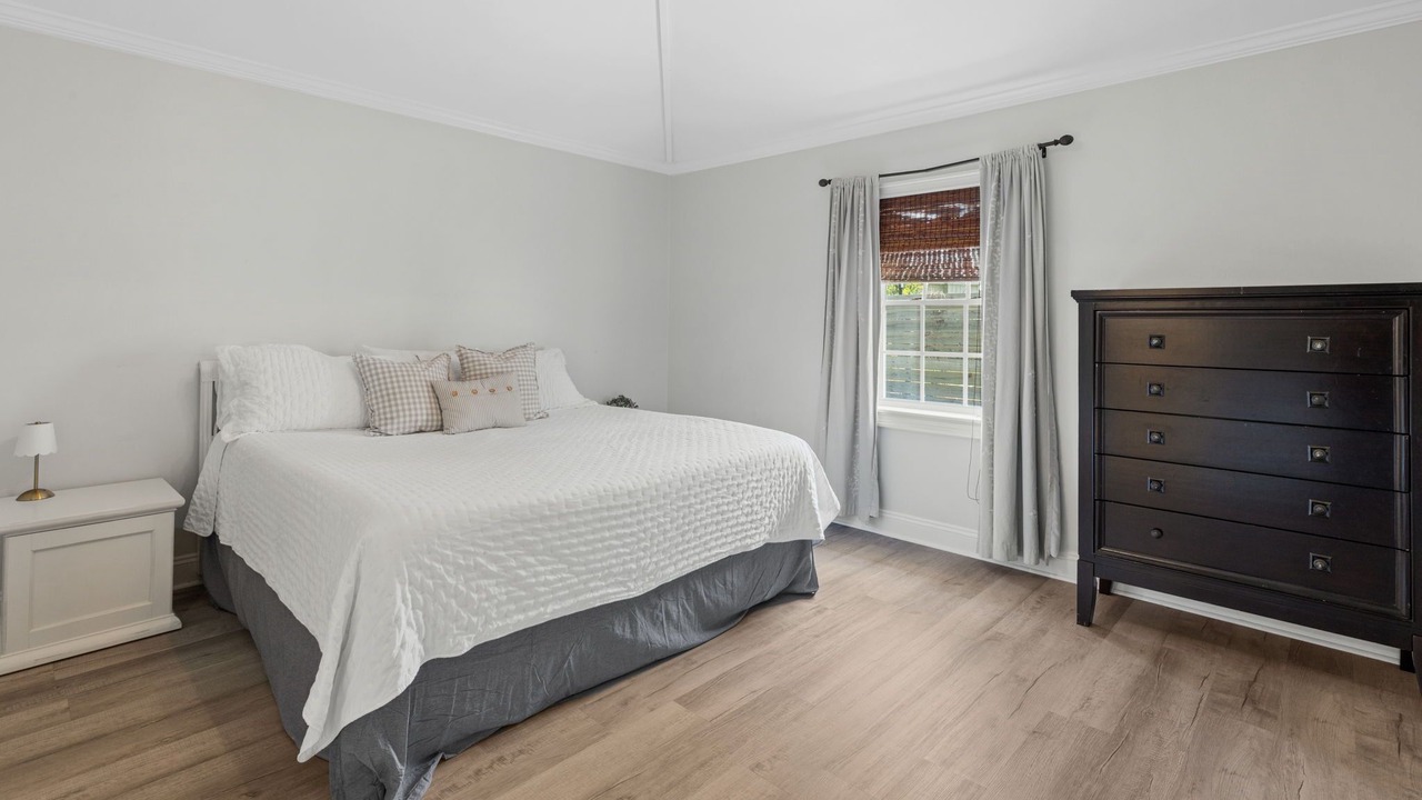 Photo of Bedroom in Sulphur
