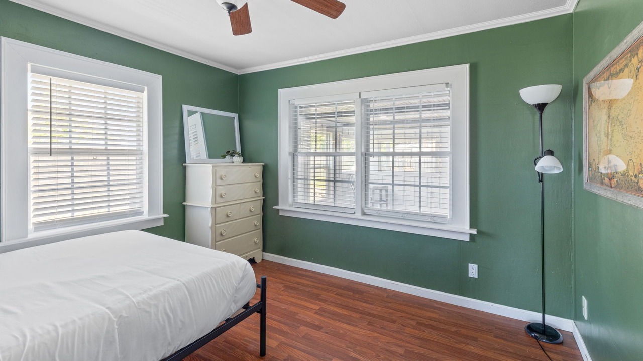 Photo of Bedroom in Sulphur
