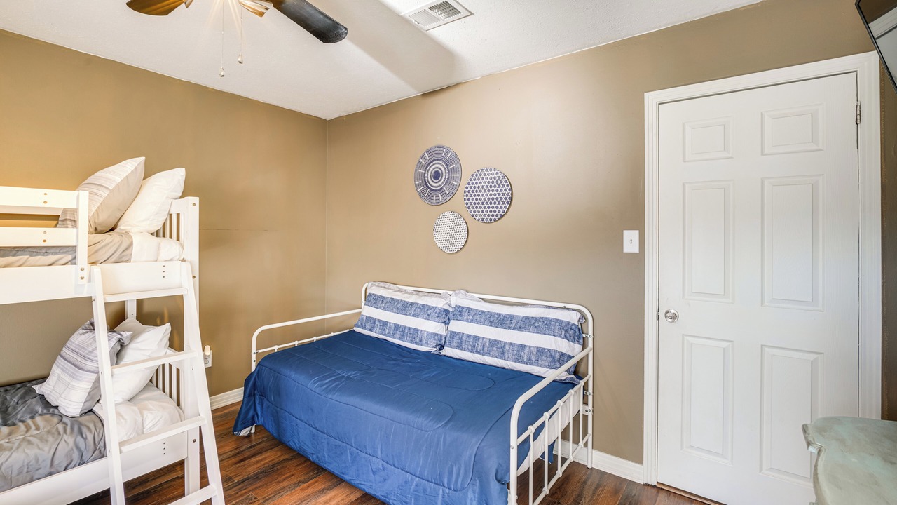Photo of Bedroom in Mississippi City