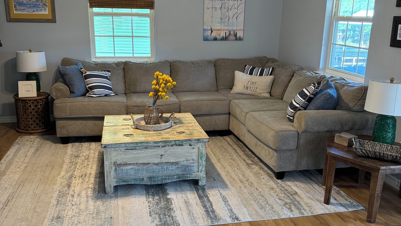 Photo of Livingroom in Shoreline Park