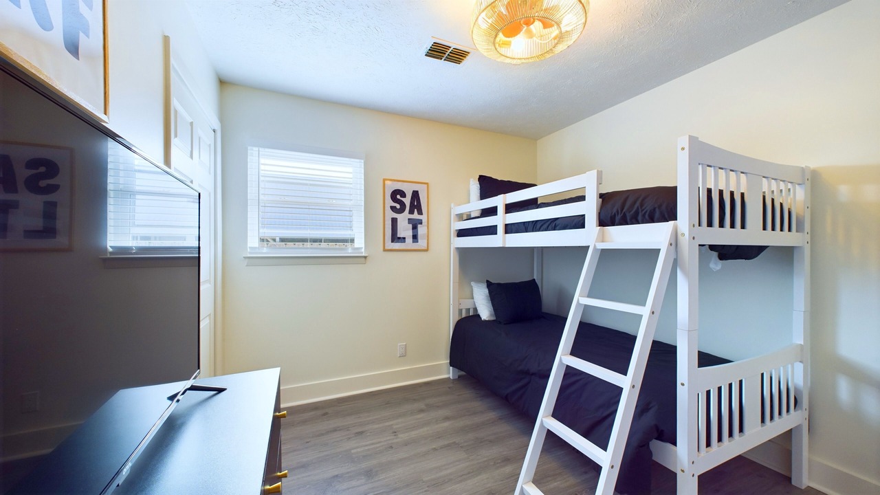 Photo of Bedroom in Fort Bay