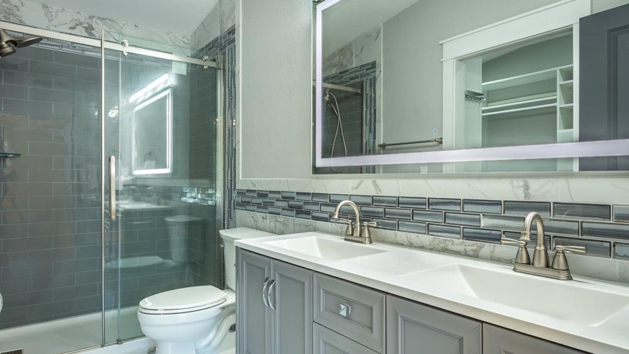 Photo of Bathroom in Eastpoint