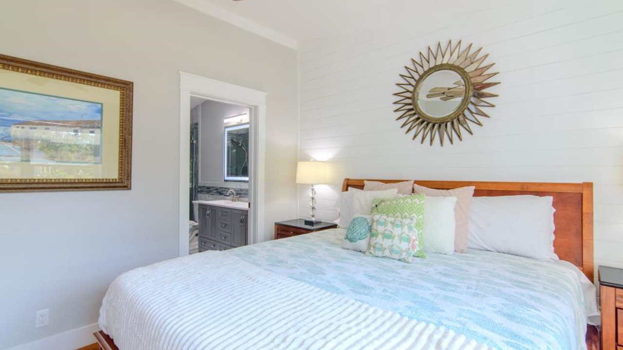 Photo of Bedroom in Eastpoint