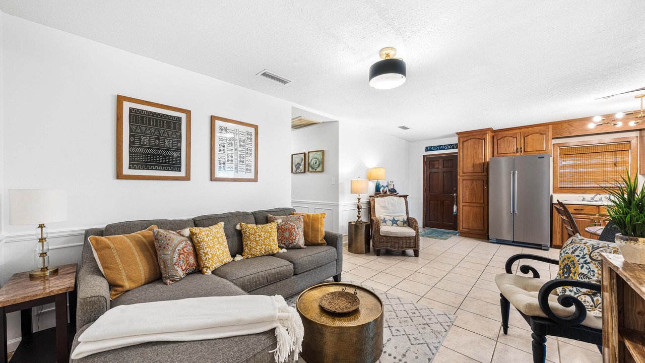 Photo of Livingroom in Bid-a-wee Beach