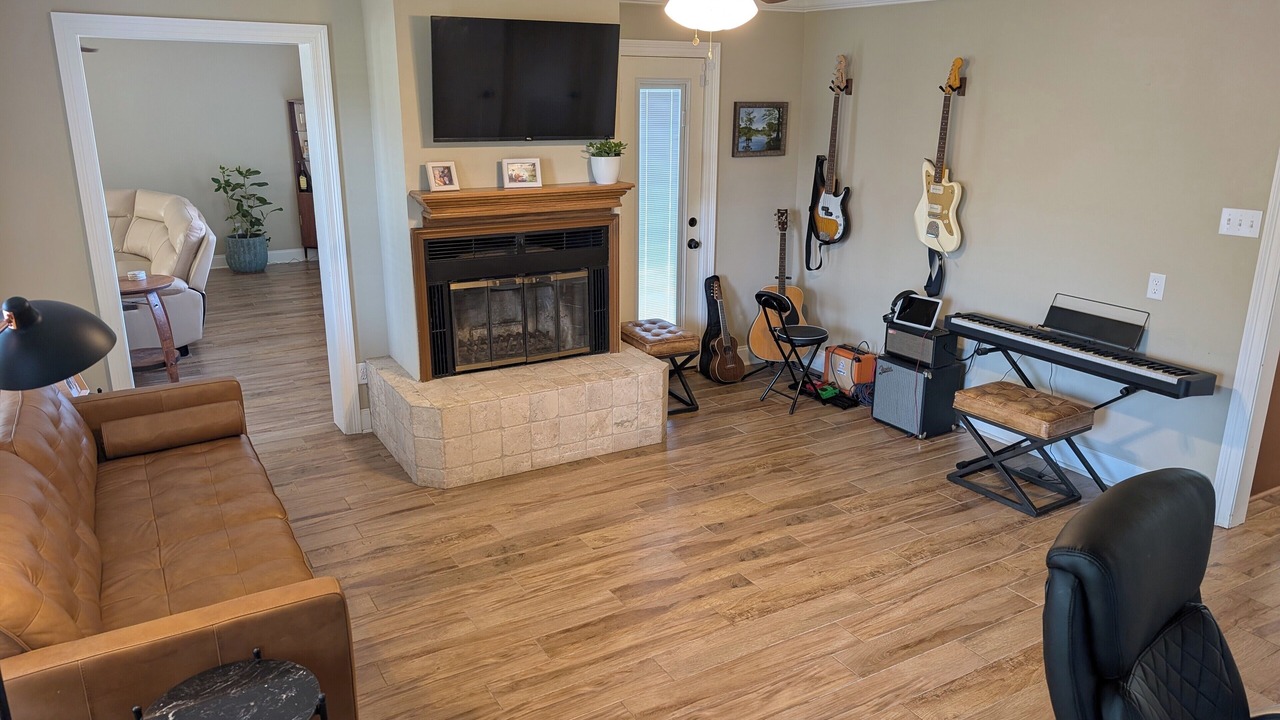 Photo of Livingroom in Freetown - Port Rico