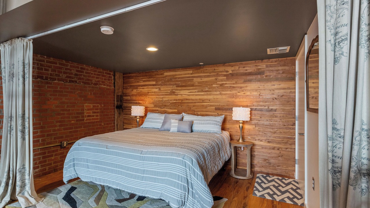 Photo of Bedroom in Downtown