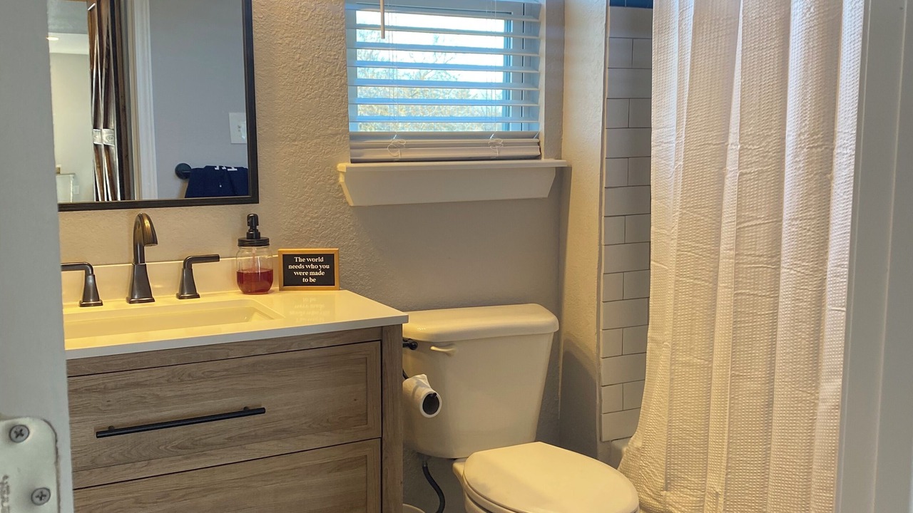 Photo of Bathroom in Sulphur Springs