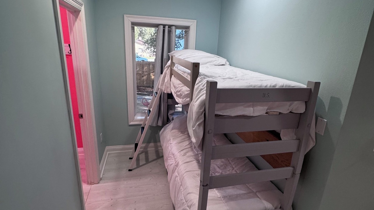 Photo of Bedroom in Lillian
