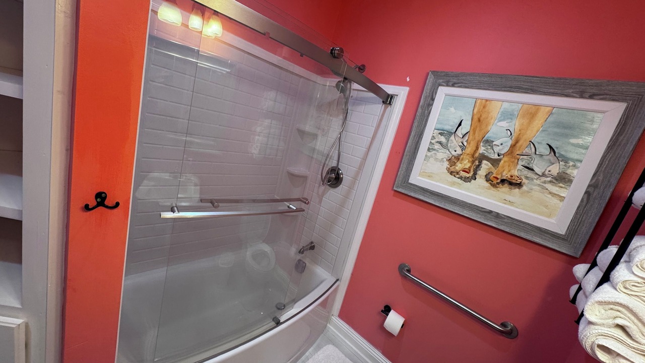 Photo of Bathroom in Lillian