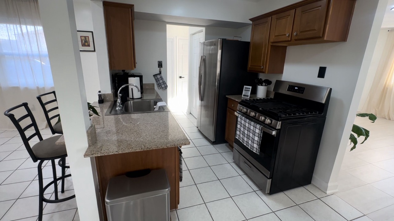 Photo of Kitchen in Kenner - Louis Armstrong International Airport