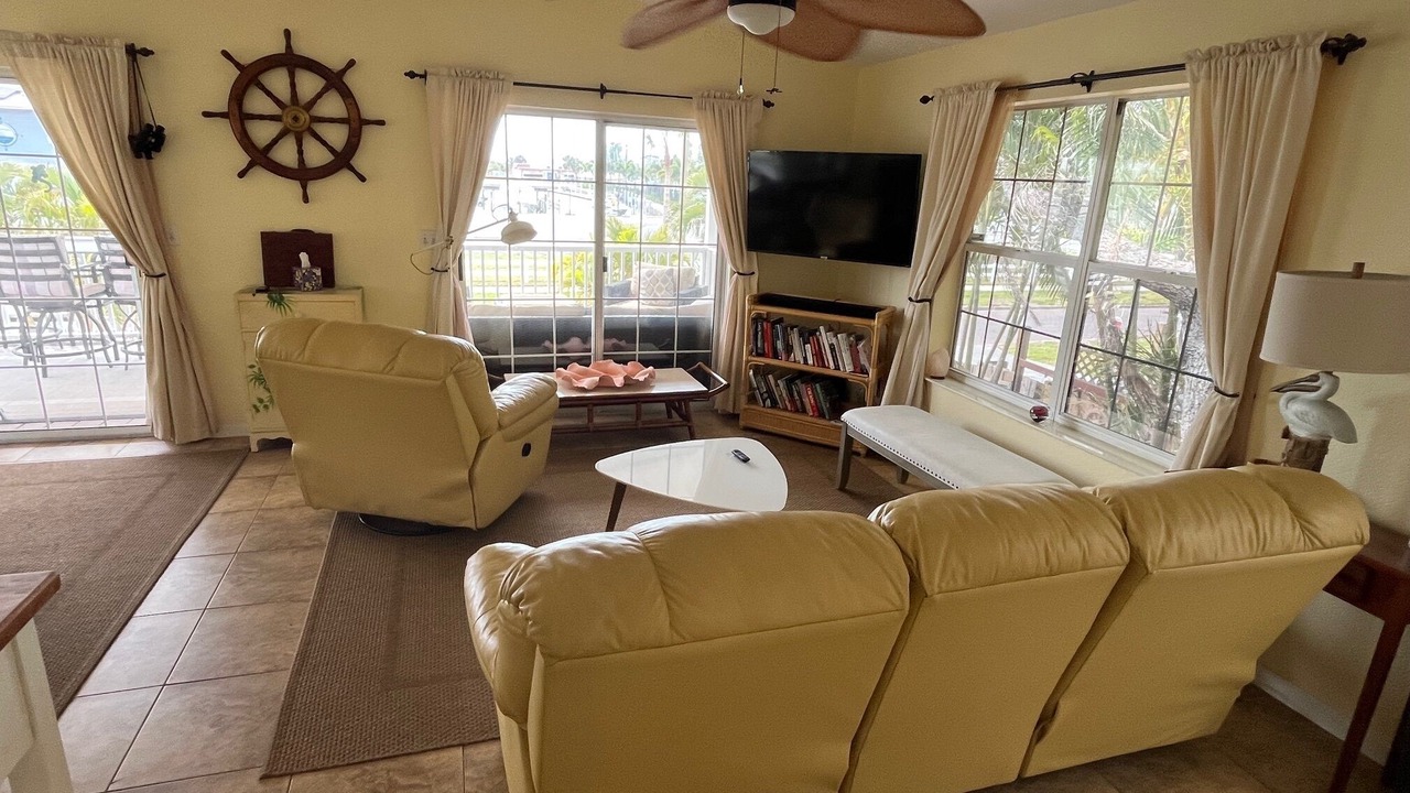 Photo of Livingroom in Bayview