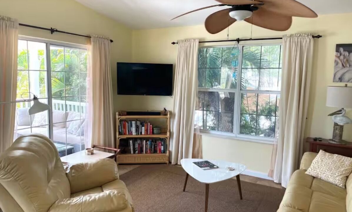 Photo of Livingroom in Bayview