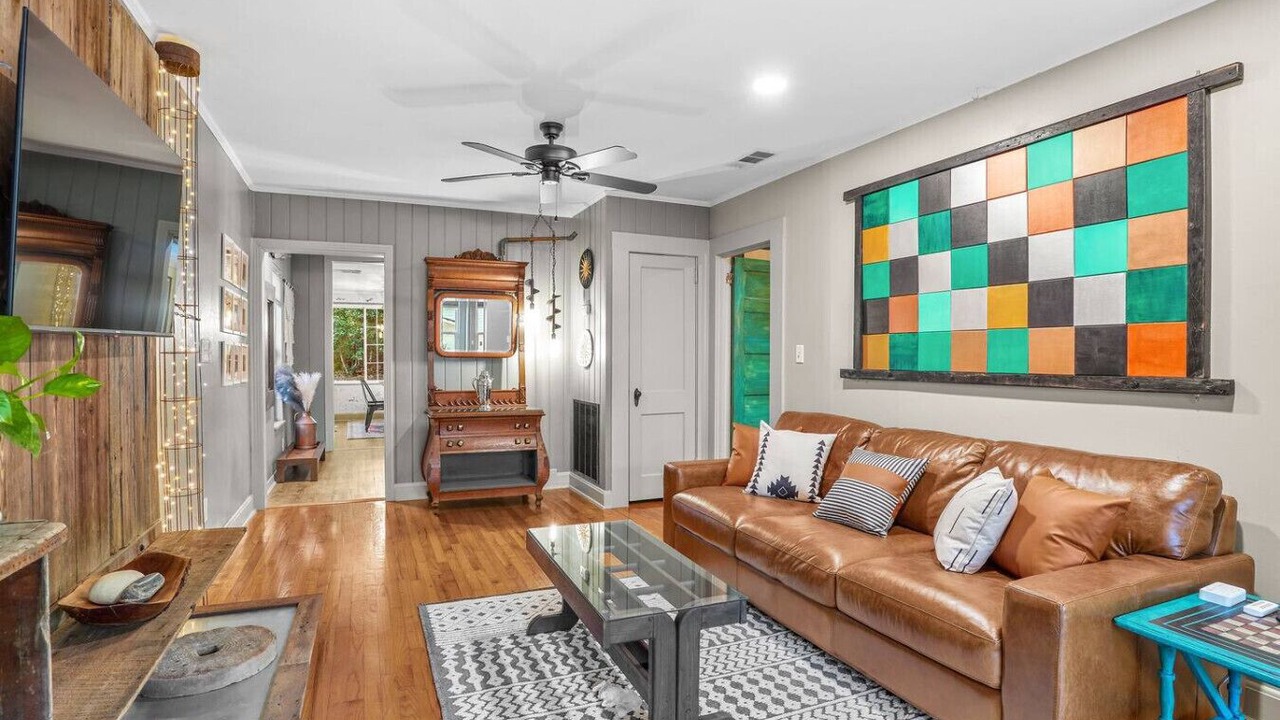 Photo of Livingroom in Tallahassee