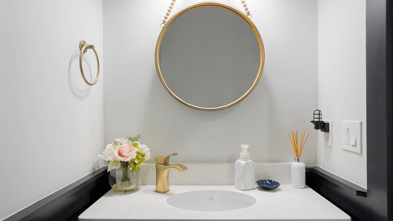 Photo of Bathroom in White's Gulfview