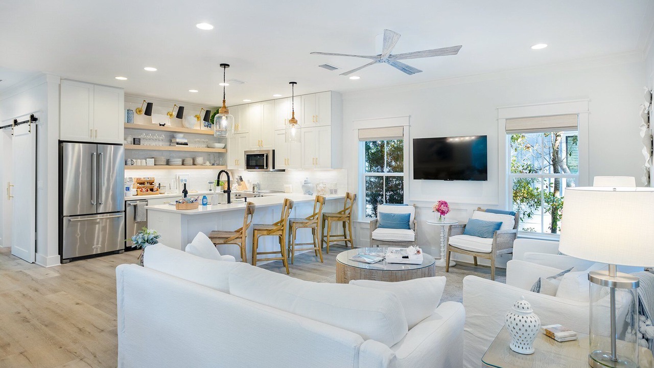Photo of Livingroom in White's Gulfview